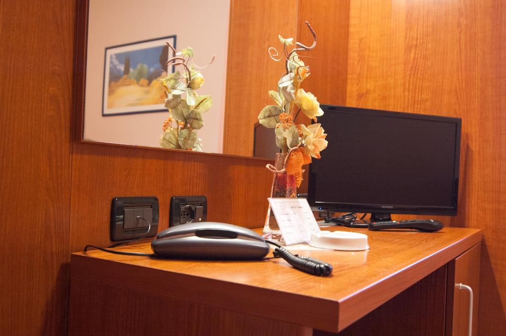 Hotel Stazione Livorno Zimmer foto