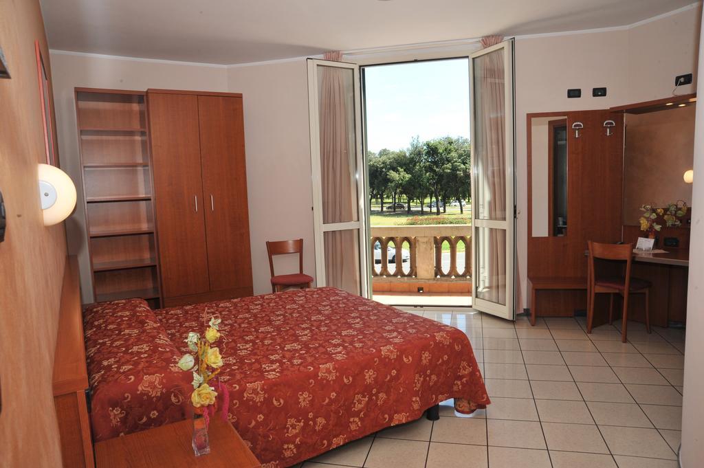 Hotel Stazione Livorno Zimmer foto