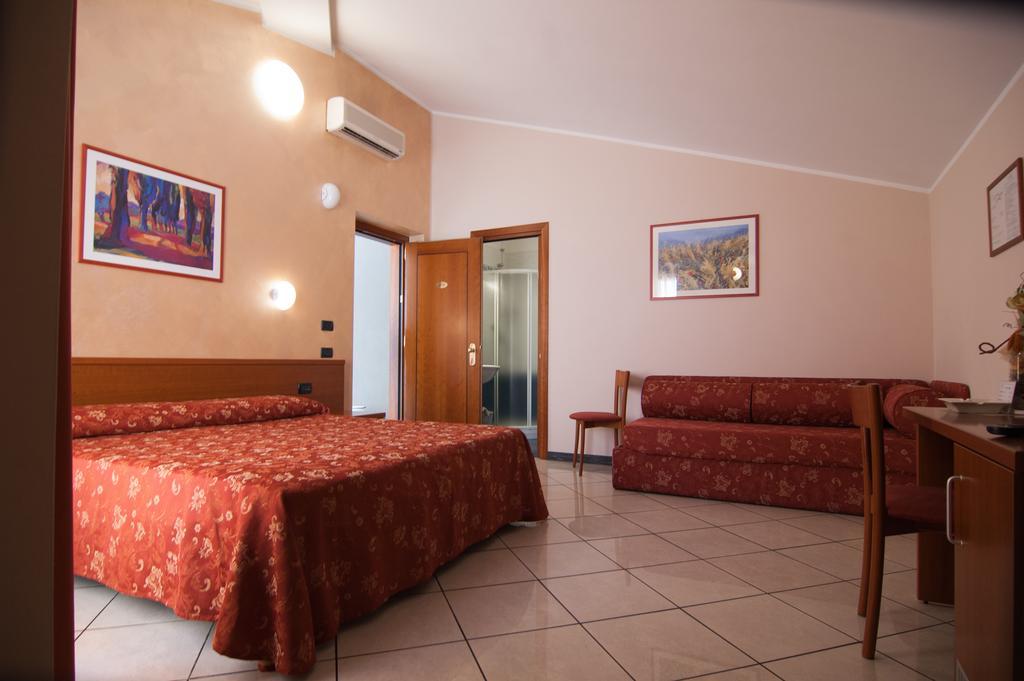 Hotel Stazione Livorno Zimmer foto