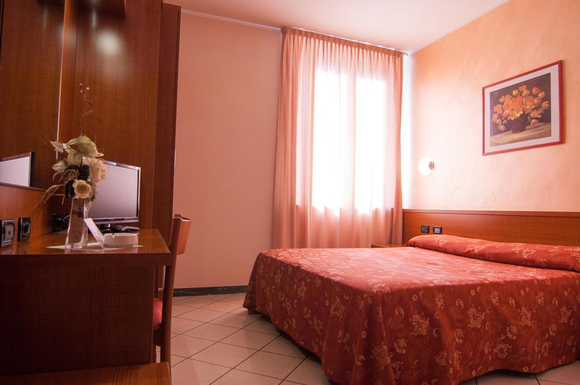 Hotel Stazione Livorno Zimmer foto