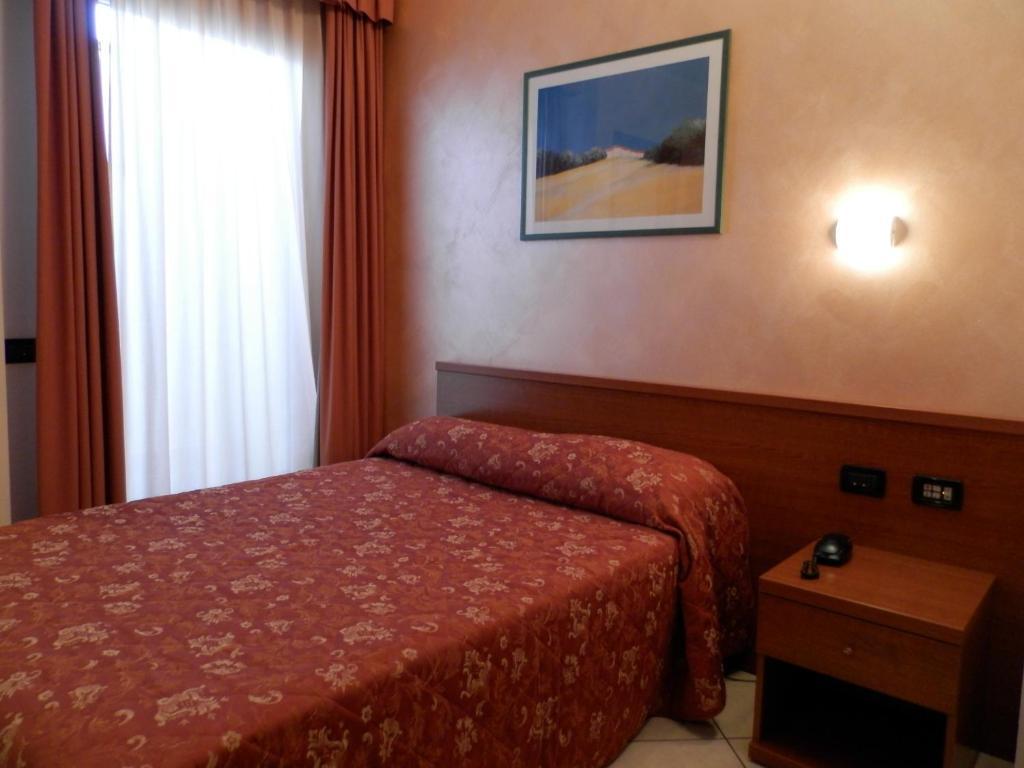 Hotel Stazione Livorno Zimmer foto